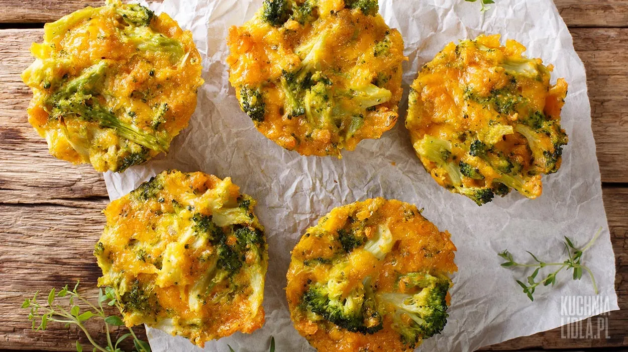 Muffiny jajeczne z brokułami
